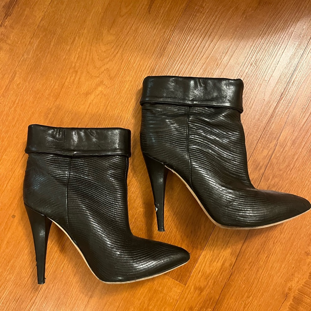Elegant Black Ankle Boots